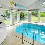 Vakantiehuis In With Sauna Højby