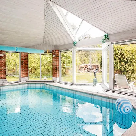Vakantiehuis In With Sauna