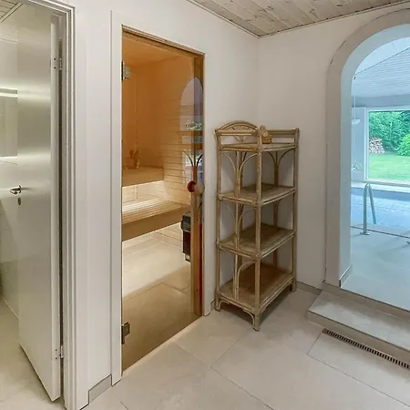 別荘 In With Sauna Højby